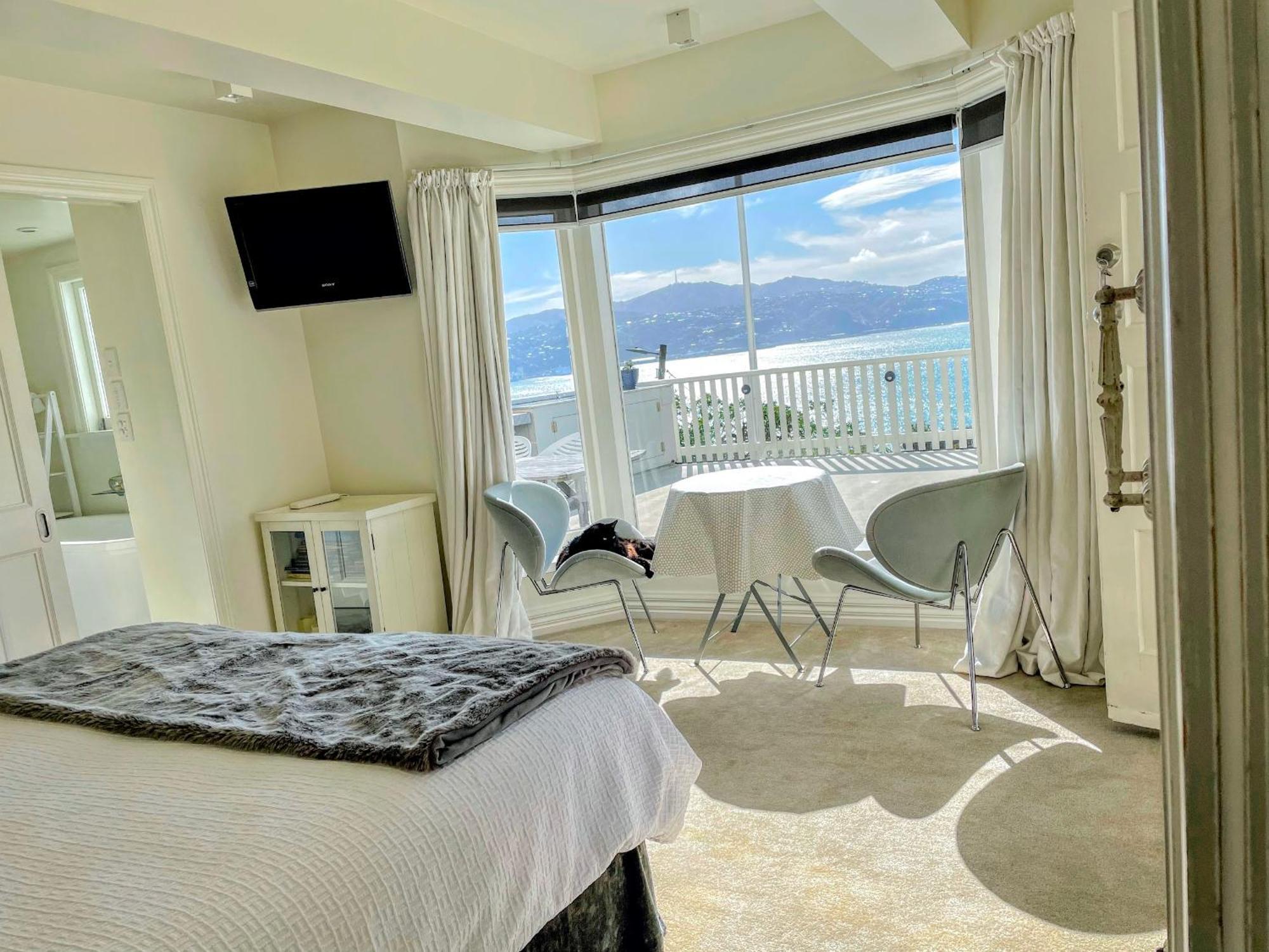 Incredible Views! Luxurious Studio & Outdoor Living Wellington Esterno foto
